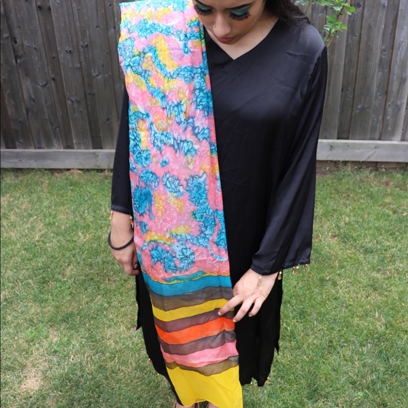 Handmade china silk scarf - Picture 3 of 3